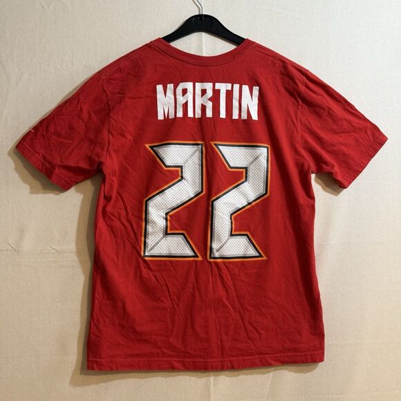 Tampa Bay Buccaneers Nike Shirt Men Medium Red #22 Doug Martin Short Sleeve NFL - Picture 1 of 9